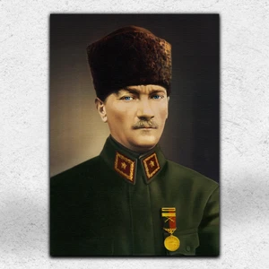 İyi Olsun Kalpaklı Askeri Üniformalı Atatürk Portresi Kanvas Tablo