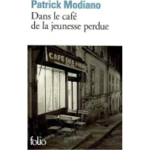Dans Le Café De Jeunesse Perdue