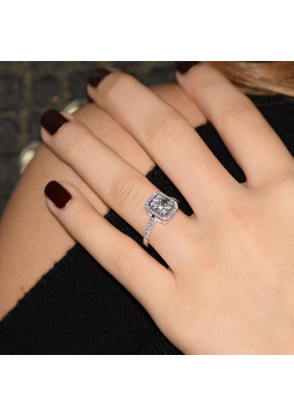 0.60 Ct Modern Tasarım Baget Kare Tektaş Yüzük