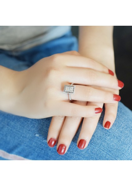 0.80 Ct Modern Tasarım Baget Kare Tektaş Yüzük