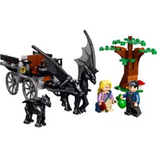 76400 LEGO Harry Potter - Hogwarts Araba ve Testraller, 121 Parça +7 Yaş