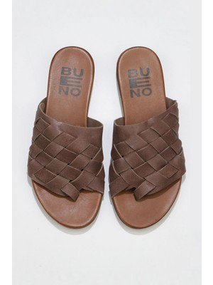 Bueno Shoes Gri Deri Kadın Parmak Arası Terlik