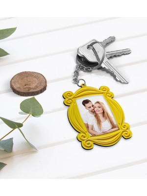 Bk Gift Kişiye Özel Fotoğraflı Friends Kapı Çerçevesi Tasarımlı Ahşap Anahtarlık