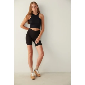 Siyah Cut Out Detailed Body