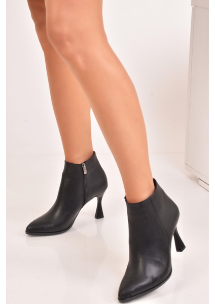 Kadın Klasik Topuklu Siyah / Ten Bot fiyatları