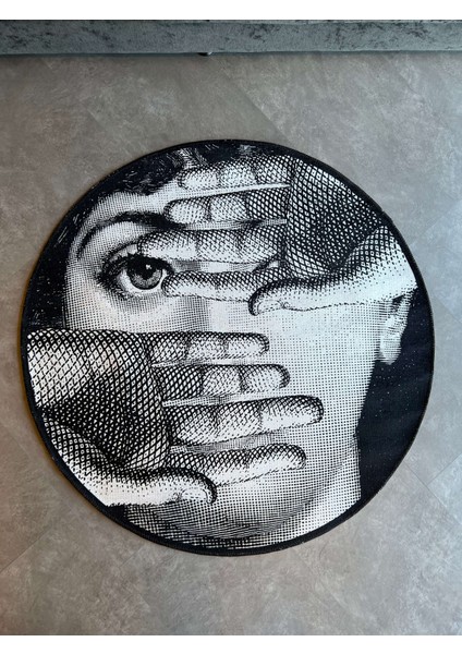 Mira 875 Yüz ve El Temalı Siyah Beyaz Halı