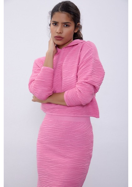 Pembe Kapüşonlu Kabartma Desenli Mini Etek Triko Takım SWTK4515-16PE