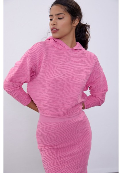 Pembe Kapüşonlu Kabartma Desenli Mini Etek Triko Takım SWTK4515-16PE