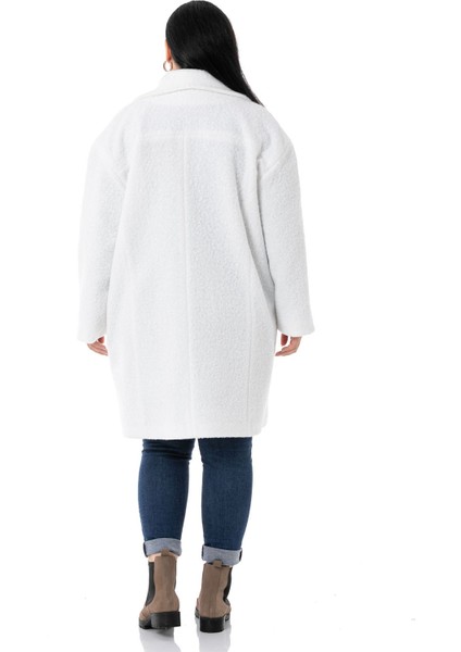 Büyük Beden Mono Yaka Fleto Cepli Kaplamalı Düğmeli Astarlı Beyaz Buklet Kaban modelleri