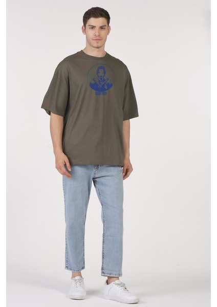 Oversize T-Shirt Baba Yaga Haki modelleri