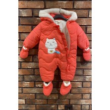 Podium Giyim Yeni Sevimli Kedi Figürlü Fırfır Detaylı  Fermuarlı Kapüşonlu Welsoft Kozmonot Tulum