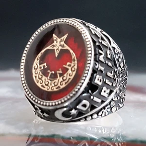 925 Gümüş Ay Yıldızlı Bir Ölür Bin Diriliriz Yazılı Gümüş Yüzük