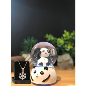 Panda Temalı Işıklı Müzikli Kar Küresi Orta Boy  ve  Kar Tanesi Kolye