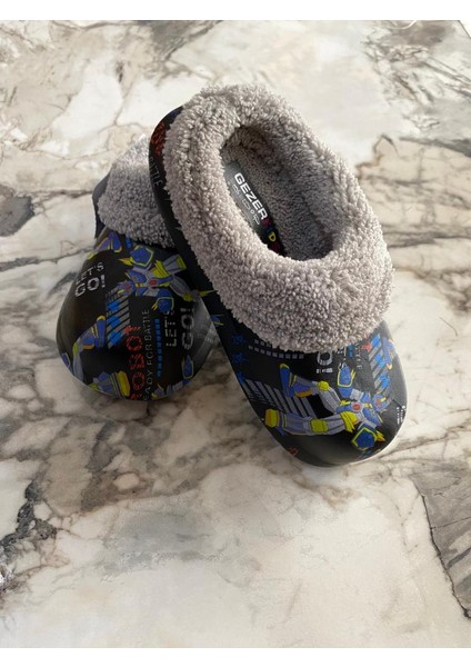 Erkek Çocuk Kürklü Ev Terliği modelleri