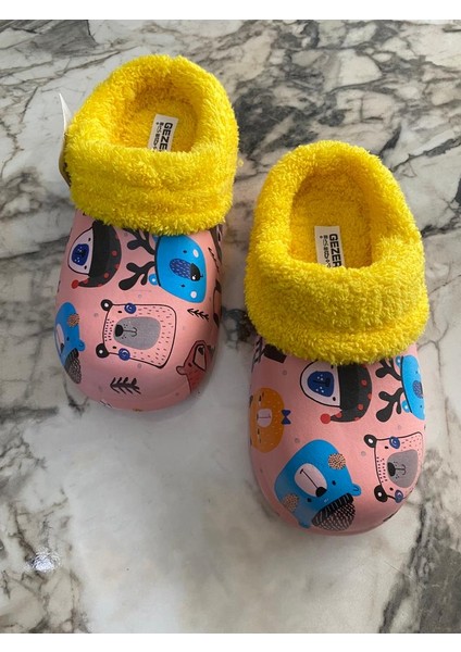 Kız Çocuk Kürklü Ev Terliği