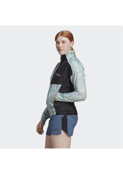 Terrex Trail Running Printed Wind Kadın Rüzgarlık fırsatları