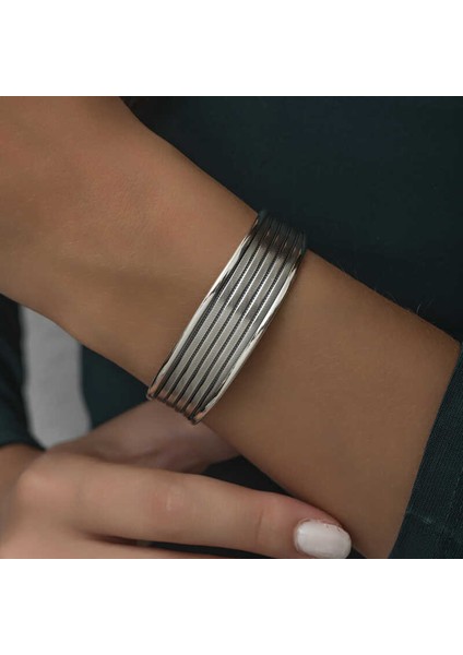 Gümüş Eskitme Desenli Kadın Bilezik indirimleri