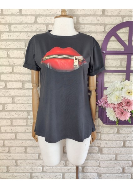 Dudak Baskılı Pamuklu Süprem Kumaş Tişört 65CM fiyatları