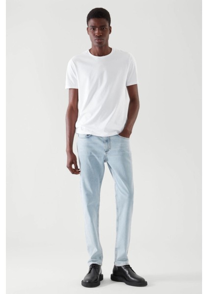 Beyaz Basic Erkek Slim Fit %100 Pamuklu Kısa Kollu Bisiklet Yaka T-Shirt