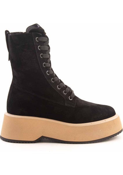 Deri Kadın Bot 0582