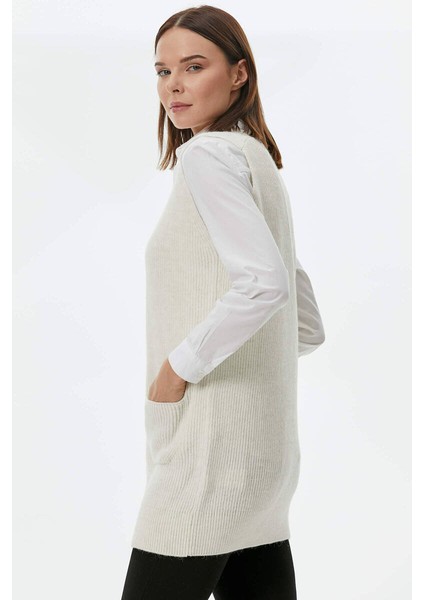 Derin V Yaka Cepli Uzun Triko Süveter - Kemik fırsatları