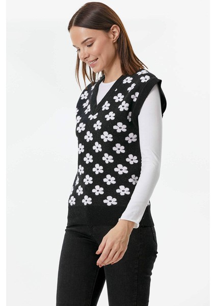 V Yaka Çiçek Motifli Triko Süveter - Siyah modelleri
