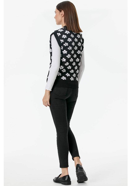 V Yaka Çiçek Motifli Triko Süveter - Siyah indirimleri