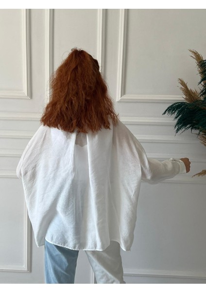 Kadın Beyaz Oversize Gömlek