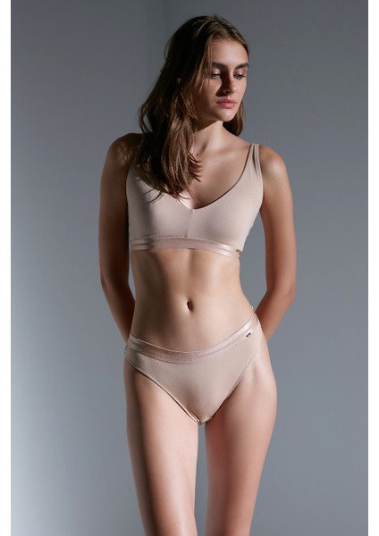 Bej Sütyen Kadınlar İçin Balensiz Kalın Askılı Nefes Alabilir Yapı ile Rahatlık