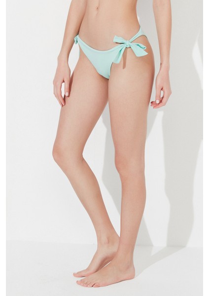 Mint Yeşili Basic Brazilian Bikini Altı