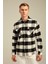 Beyaz Erkek Slim Fit Düğmeli Yaka Çift Cepli Oduncu Ekose Gömlek 1