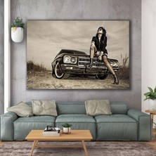 SML Tablo Arabanın Üstünde Oturan Kadın Manken Nostalji Retro Dekor Kanvas Tablo