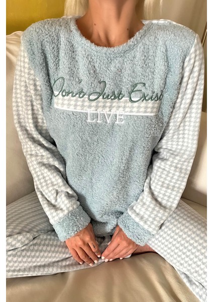 Yeşil Live Desenli Kadın Peluş Pijama Takımı fırsatları
