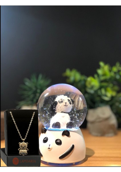 Panda Temalı Işıklı Müzikli Kar Küresi Orta Boy ve Panda Kolye