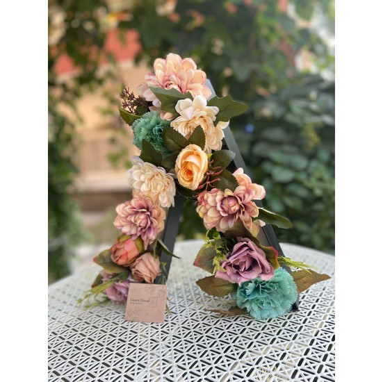 Laura Floral Harf Kutu Çiçek Arajmanı A Harfi Fiyatı