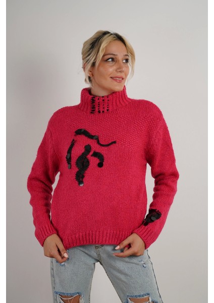 Kadın Boğazlı ve Pul Detaylı Kazak Fuşya