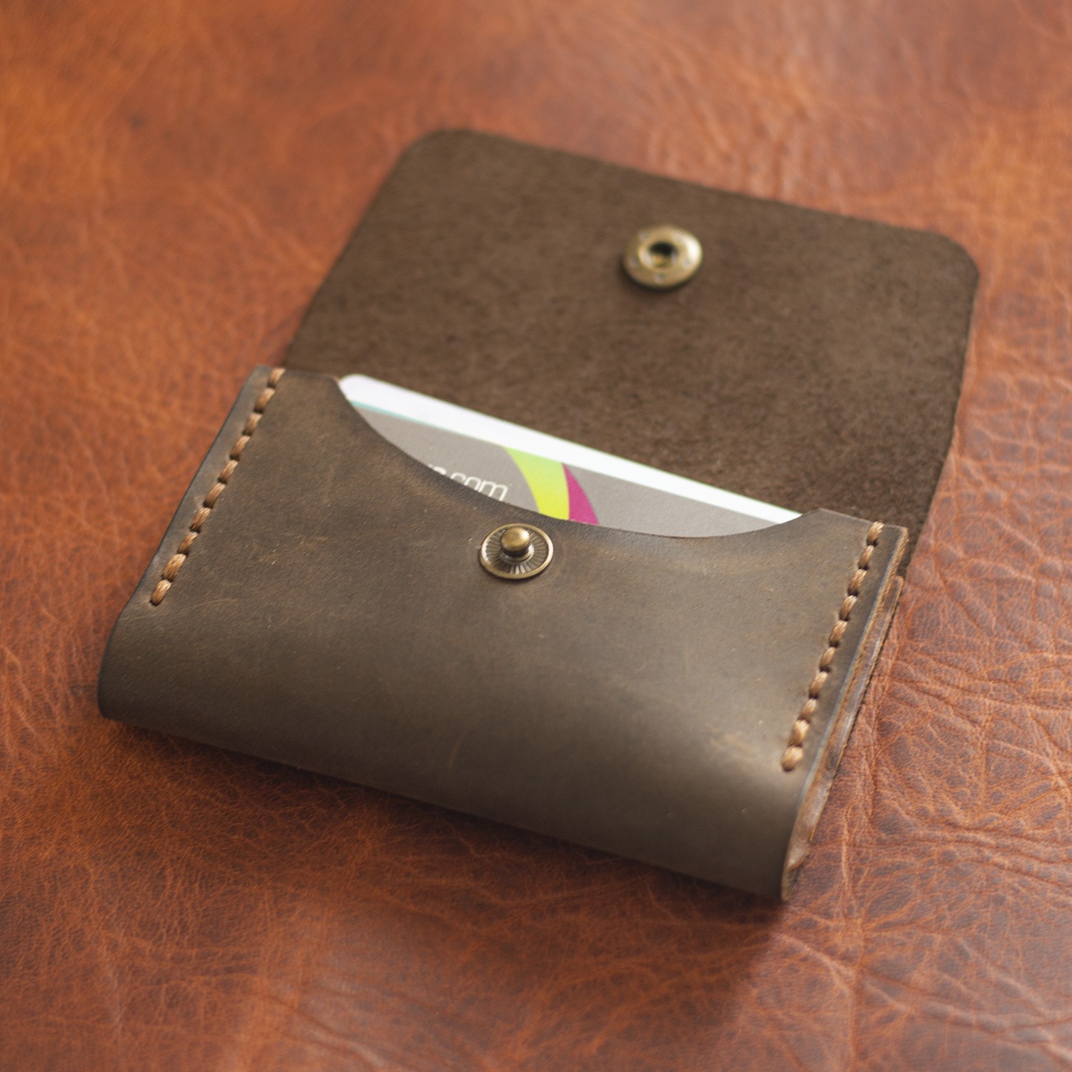 Hi Leather Nerio Kapaklı Minimal Kartlık Kişiye İsme Özel görsel 3