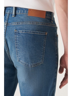 Avva Erkek Mavi Eskitme Yıkamalı Likralı Slim Fit Jean Pantolon E003540