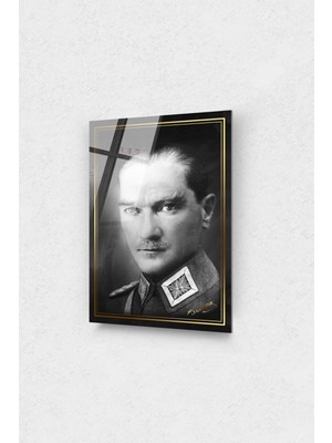 Assos Design Art Mustafa Kemal Atatürk Siyah Beyaz Üniformalı Cam Tablo 10 Kasım Atatürk Tablo  Ofis Dekor