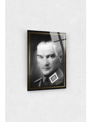 Assos Design Art Mustafa Kemal Atatürk Siyah Beyaz Üniformalı Cam Tablo 10 Kasım Atatürk Tablo  Ofis Dekor