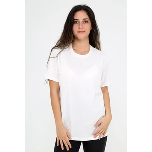 Oversize (bol ve geniş kesim) Ekru T-Shirt. Bisiklet Yaka, Basic, Salaş Model