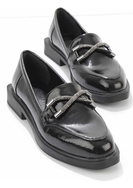 Siyah Kırışık Rugan Kadın Loafer Ayakkabı K01997070108