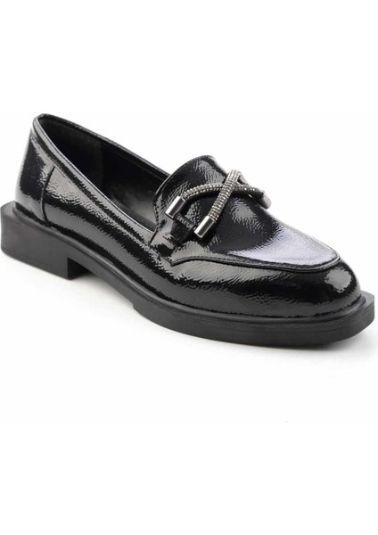 Siyah Kırışık Rugan Kadın Loafer Ayakkabı K01997070108