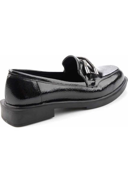 Siyah Kırışık Rugan Kadın Loafer Ayakkabı K01997070108
