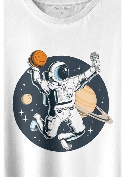 Uzayda Satürn Gezegeni Yanında Basketbol Oynayan Astronot Baskılı Tişört Unisex T-Shirt fiyatları