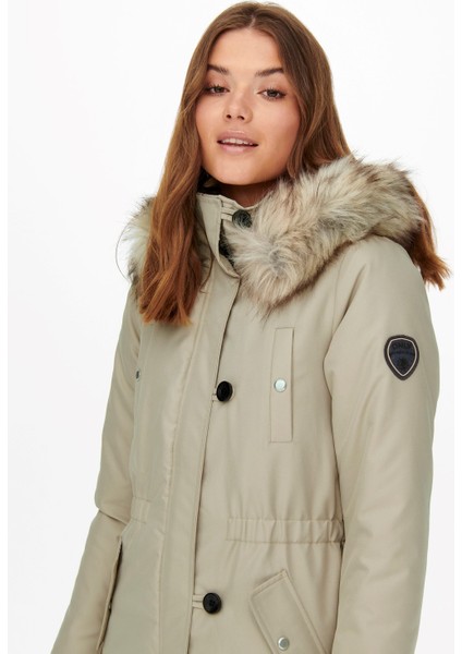 Kadın Kapüşonlu Uzun Mont Parka 15213755 modelleri
