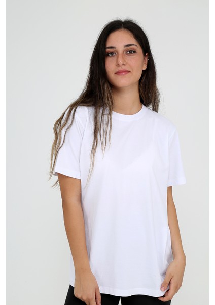 Oversize (bol ve geniş kesim) Beyaz T-Shirt. Bisiklet Yaka, Basic, Salaş Model