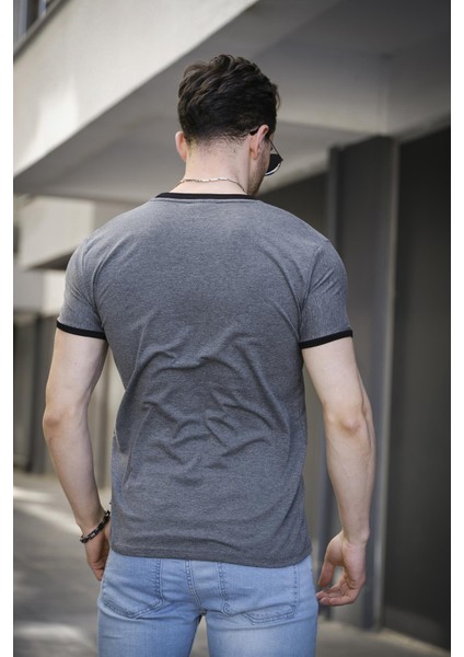 Riad Slim Fit Likralı Nakış Detaylı Kolu ve Yakası Biyeli Erkek Tshirt