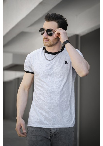 Riad Slim Fit Likralı Nakış Detaylı Kolu ve Yakası Biyeli Erkek Tshirt