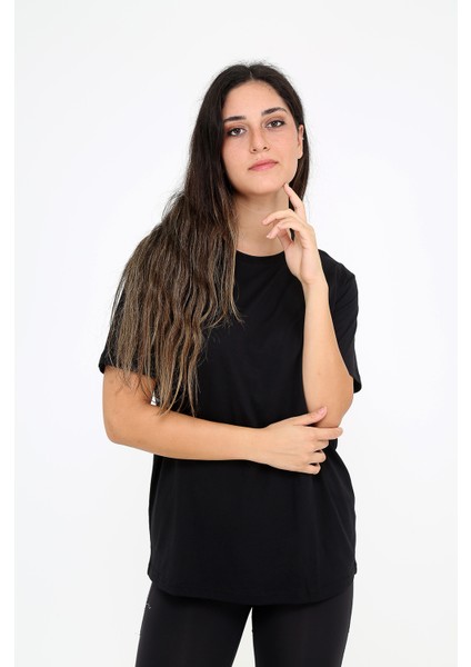 Oversize (bol ve geniş kesim) Siyah T-Shirt. Bisiklet Yaka, Basic, Salaş Model